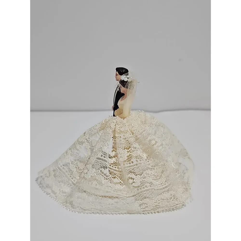 Vintage Bride Groom Wedding Cake Topper Lace Veil 50s 60s Retro Coquette
